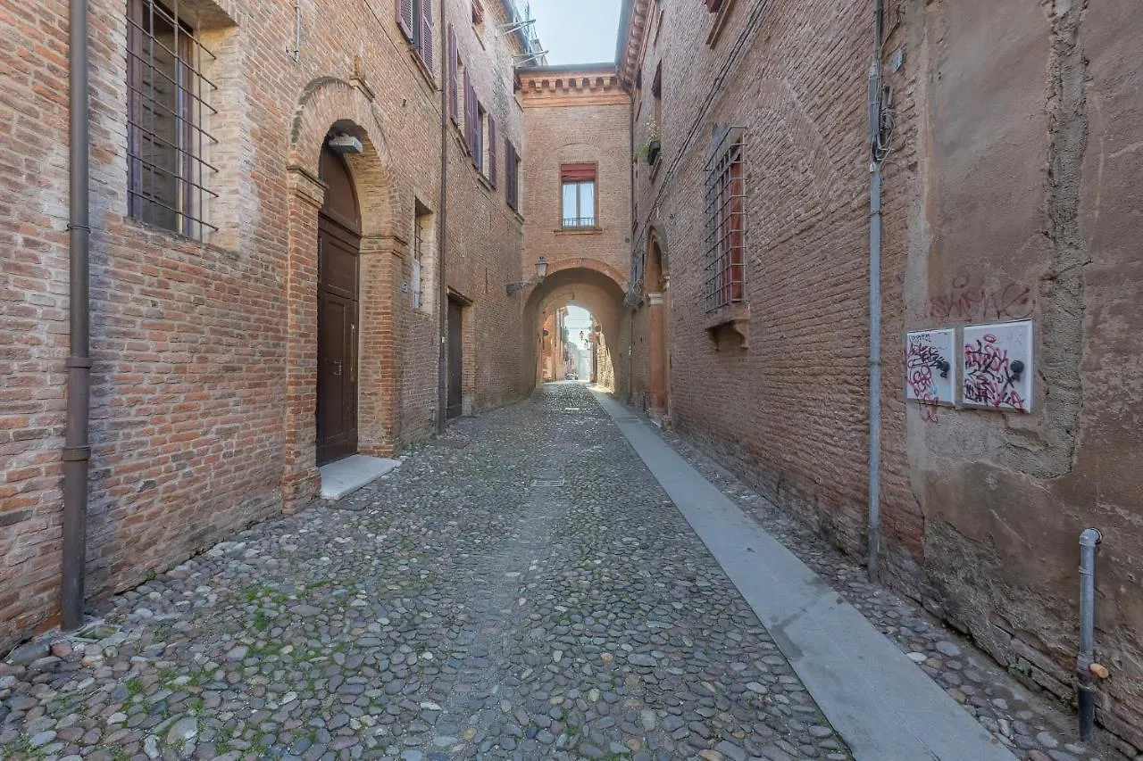 Exclusive Duplex Apartment In The City Center X9! Ferrara 0*,