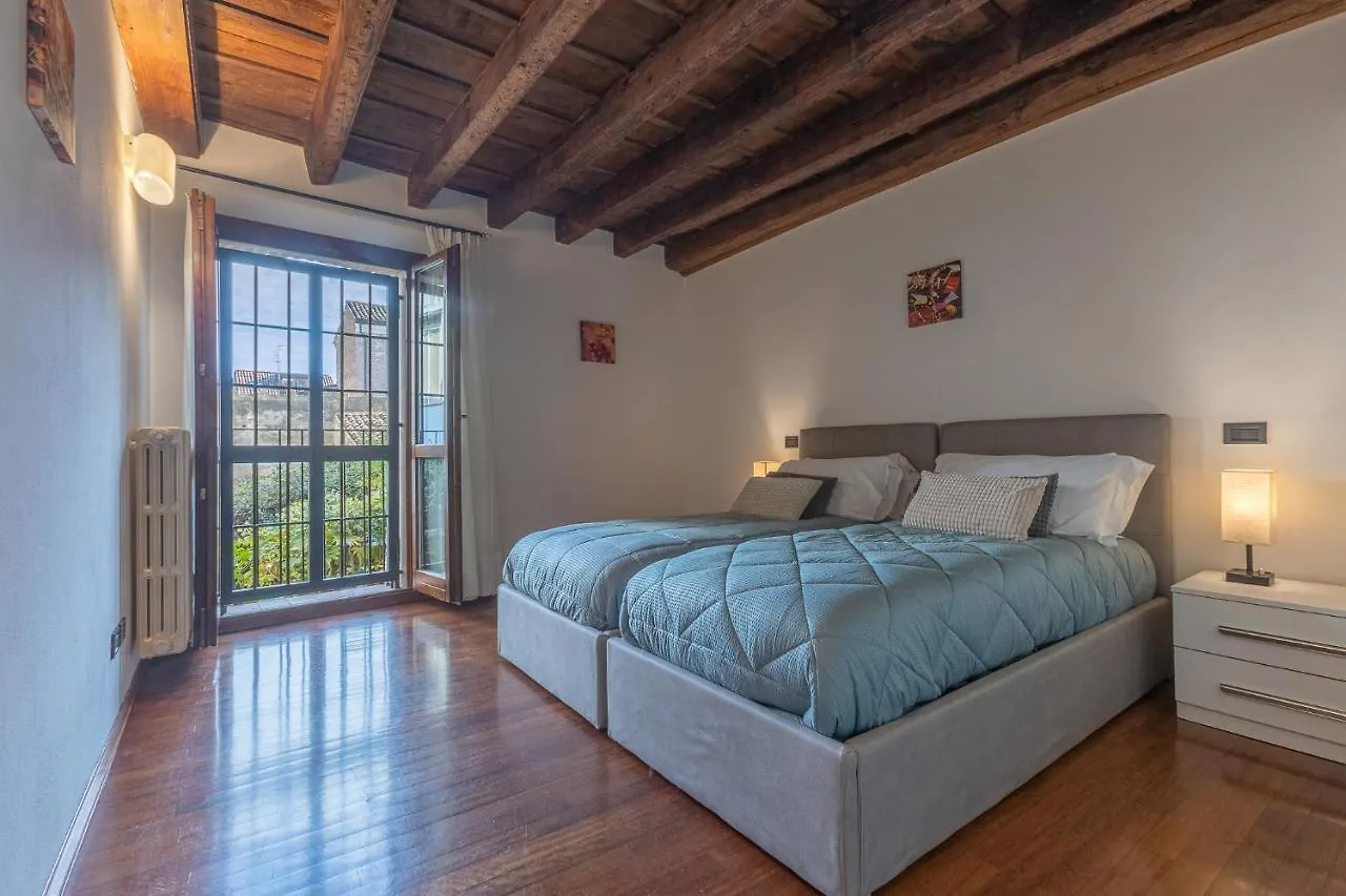 Exclusive Duplex Apartment In The City Center X9! Ferrara Italia